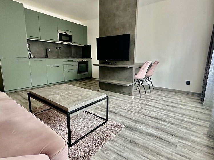 Byt 3+kk Plzeňská Praha 5 - kuchyně